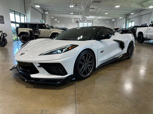 Used 2023 Chevrolet Corvette Stingray Premium Conv w/ Z51 Performance Package RWD image 6