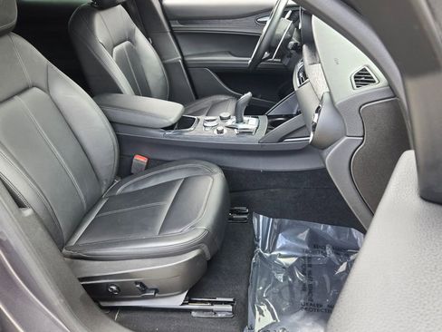 Used 2024 Alfa Romeo Stelvio Sprint RWD image 16