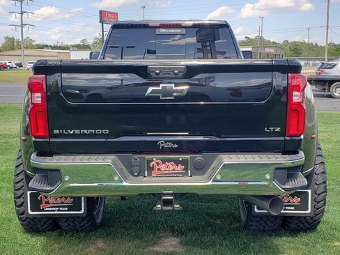 Used 2022 Chevrolet Silverado 3500 LTZ w/ LTZ Texas Edition image 4