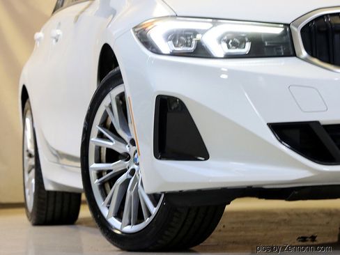 Certified 2023 BMW 330i xDrive Sedan w/ Convenience Package image 4