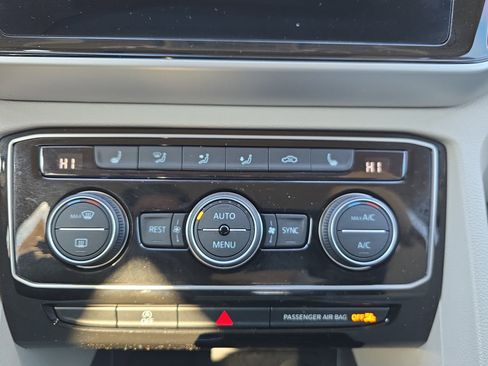 Used 2023 Volkswagen Atlas SE image 23