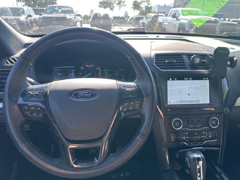 Used 2018 Ford Explorer XLT w/ Equipment Group 202A AWD/4WD image 6