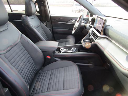 New 2026 Ford Explorer ST-Line w/ ST-Line Street Pack image 19