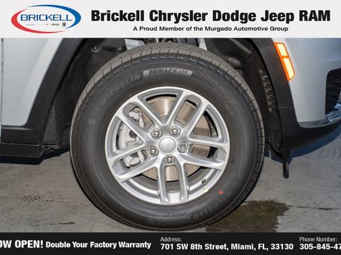 New 2025 Jeep Grand Cherokee L Laredo image 43