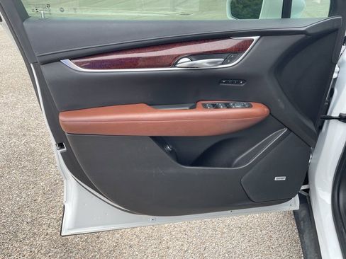 Used 2019 Cadillac XT5 Luxury FWD image 12