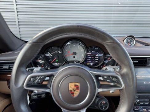 Certified 2018 Porsche 911 Carrera 4S image 18