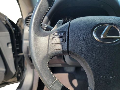 Used 2010 Lexus IS 250C w/ Luxury Pkg RWD image 16