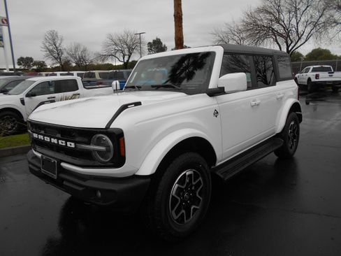 New 2025 Ford Bronco Outer Banks image 26