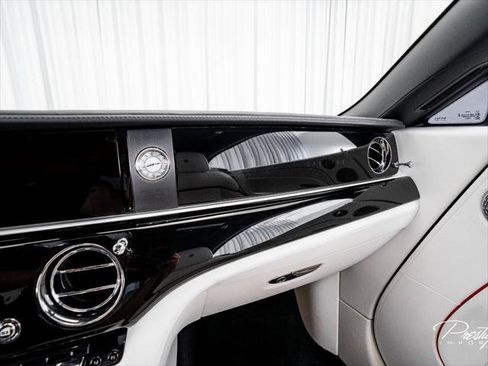 Used 2024 Rolls-Royce Spectre w/ Spectre Launch Package AWD/4WD image 32