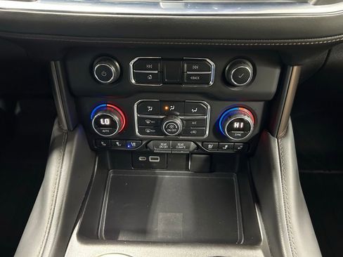 Used 2021 Chevrolet Suburban High Country AWD/4WD image 25