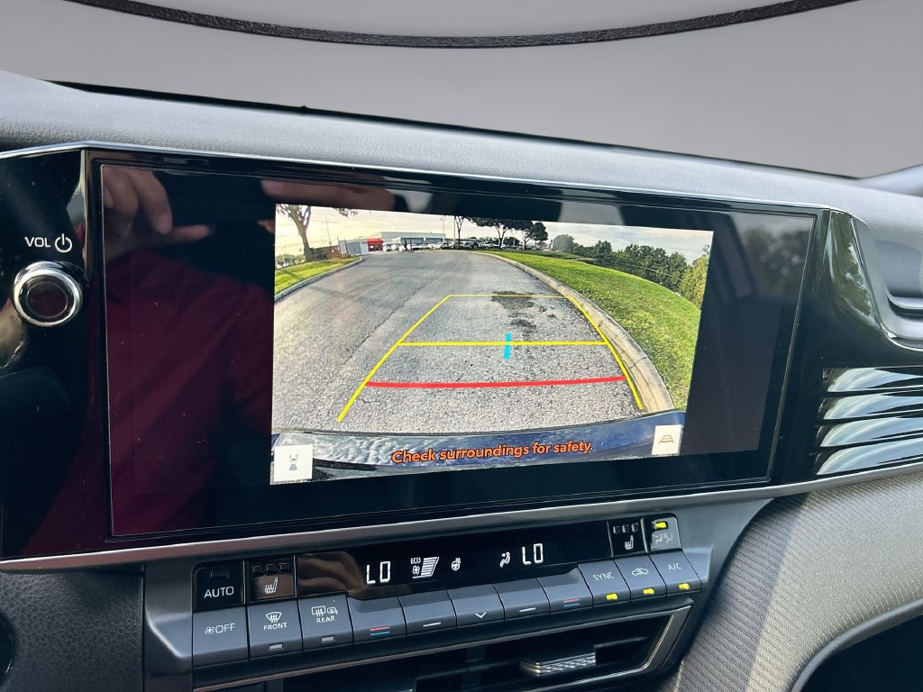 Used 2025 Toyota Camry SE FWD image 24
