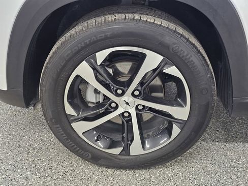 Used 2024 Chevrolet Trax RS FWD image 9