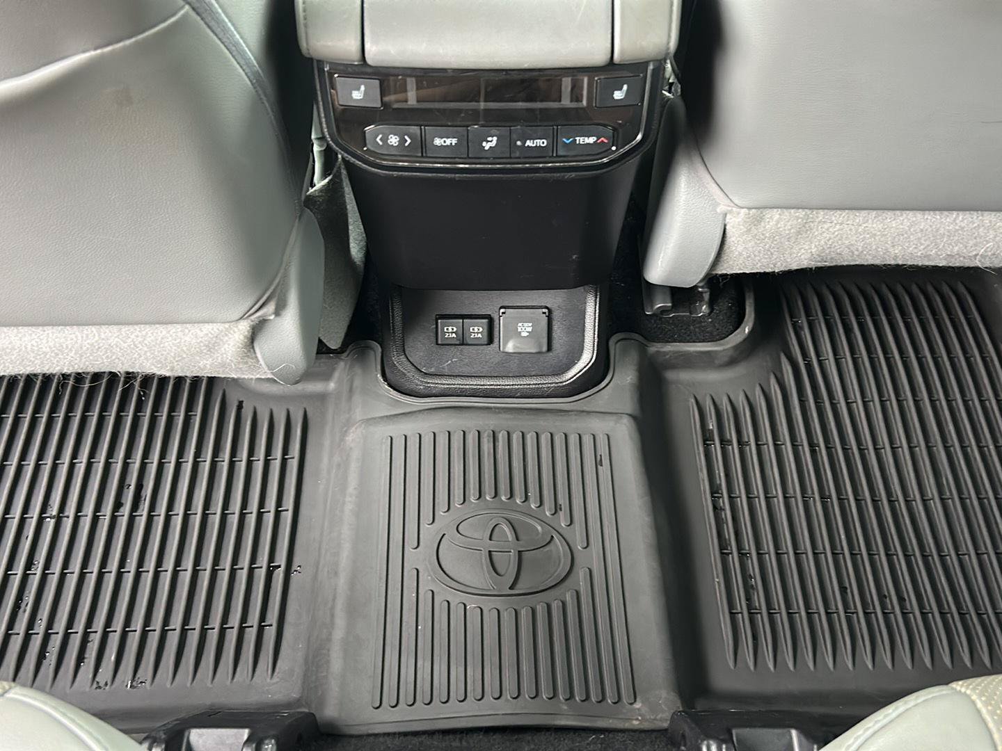 Used 2021 Toyota Highlander Platinum AWD/4WD image 20
