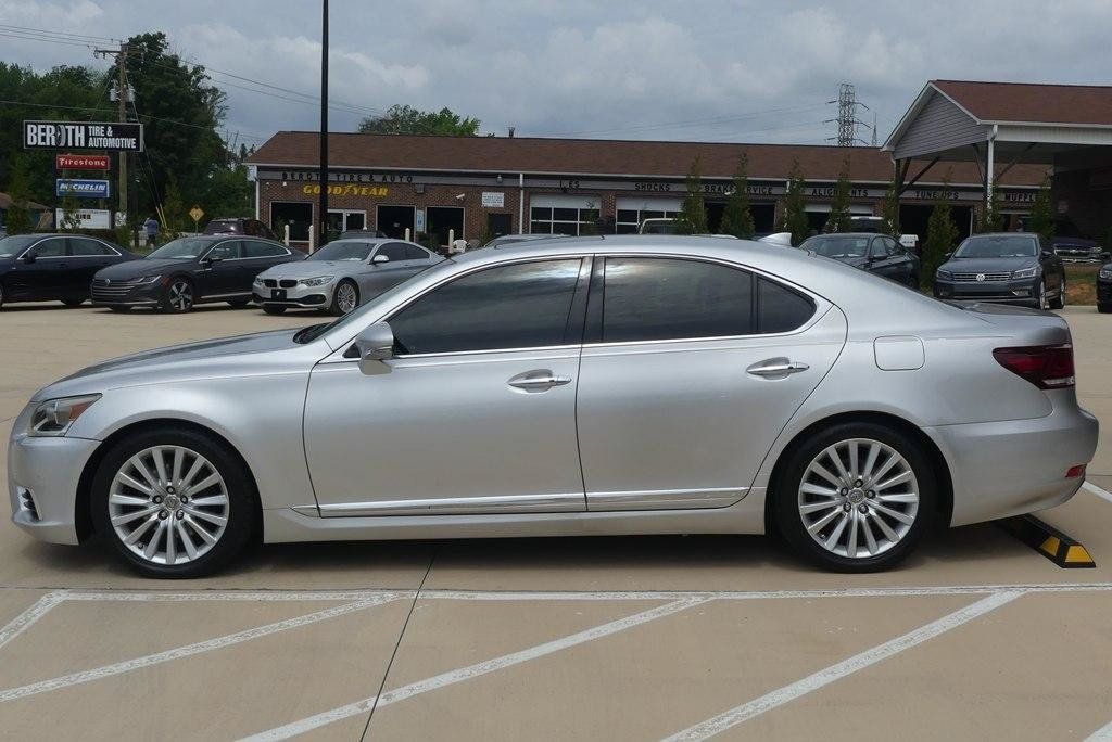 Used 2014 Lexus LS 460 w/ Comfort Package RWD image 2