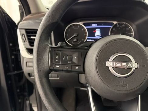 Used 2023 Nissan Rogue SV AWD/4WD image 9