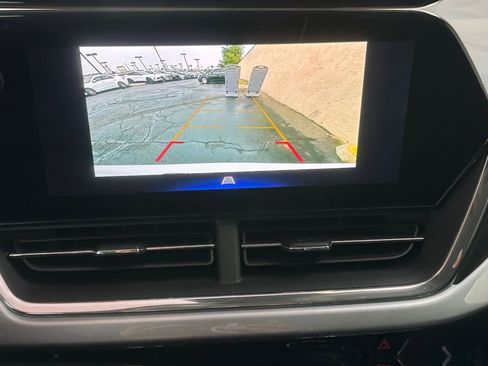 Used 2025 Chevrolet Trax LT image 17