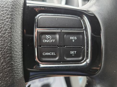 Used 2019 Dodge Grand Caravan SXT FWD image 15