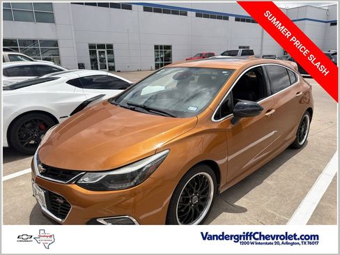 Used 2017 Chevrolet Cruze Premier FWD image 1