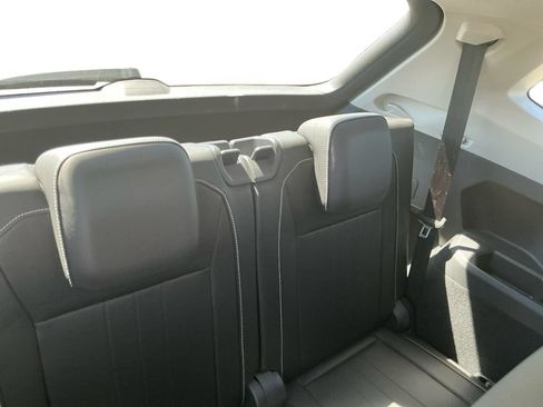 Used 2023 Volkswagen Tiguan SE FWD image 20