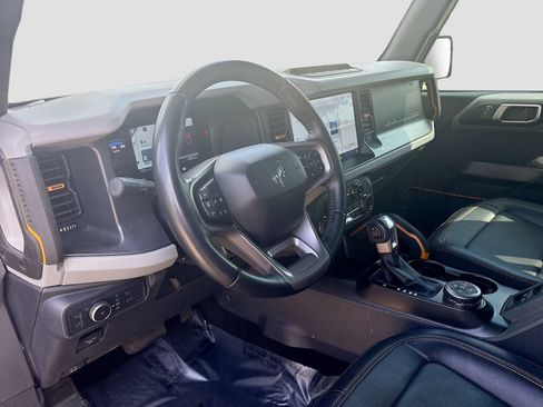 Used 2022 Ford Bronco Badlands w/ Sasquatch Package AWD/4WD image 9