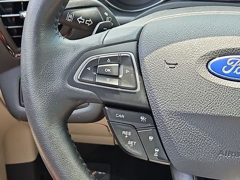 Used 2018 Ford Escape Titanium w/ Ford Safe & Smart Package AWD/4WD image 21
