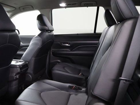 Certified 2024 Toyota Grand Highlander AWD image 28