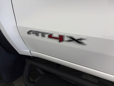 Certified 2025 GMC Canyon AT4 w/ AT4X Package AWD/4WD image 20