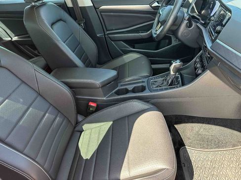 Used 2023 Volkswagen Jetta SE FWD image 23