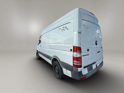 Used 2007 Dodge Sprinter 2500 image 4