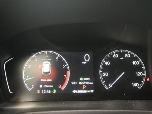 Used 2025 Honda Pilot TrailSport image 11