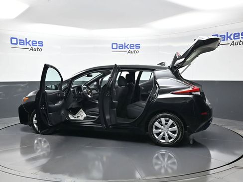 Used 2022 Nissan Leaf S image 52