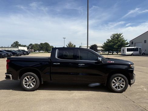Used 2021 Chevrolet Silverado 1500 LTZ w/ Z71 Off-Road Package AWD/4WD image 7