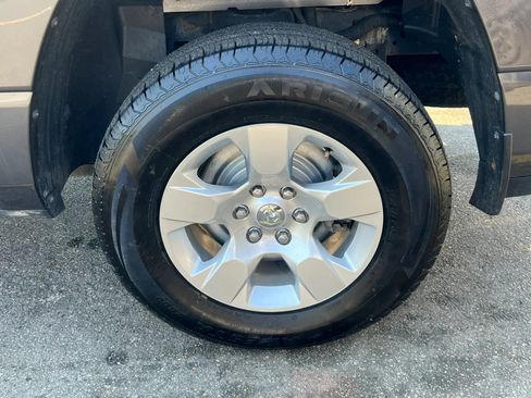 Used 2019 RAM 1500 Big Horn AWD/4WD image 9