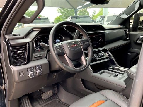 Used 2024 GMC Sierra 2500 AT4 w/ AT4 Premium Plus Package AWD/4WD image 16