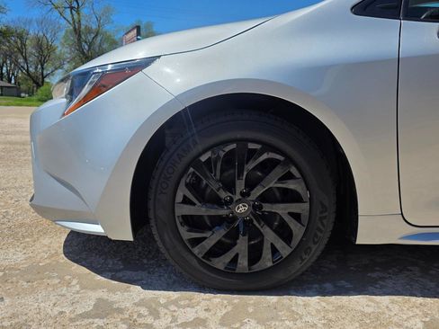 Used 2022 Toyota Corolla LE FWD image 25