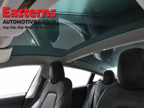 Used 2019 Tesla Model 3 Standard Range image 31