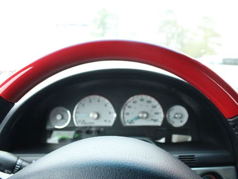 Used 2004 Ford Thunderbird image 29