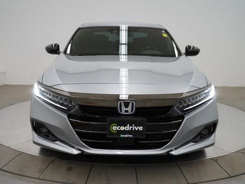 Used 2022 Honda Accord Sport image 2