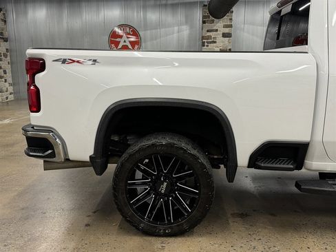Used 2020 Chevrolet Silverado 2500 LTZ w/ LTZ Plus Package AWD/4WD image 16