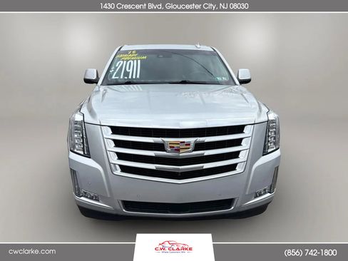 Used 2015 Cadillac Escalade Premium image 3