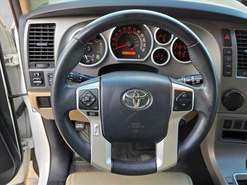 Used 2017 Toyota Sequoia SR5 w/ Premium Package RWD image 13