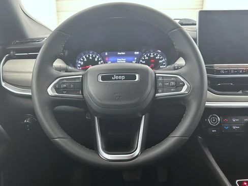 Used 2025 Jeep Compass Limited AWD/4WD image 11