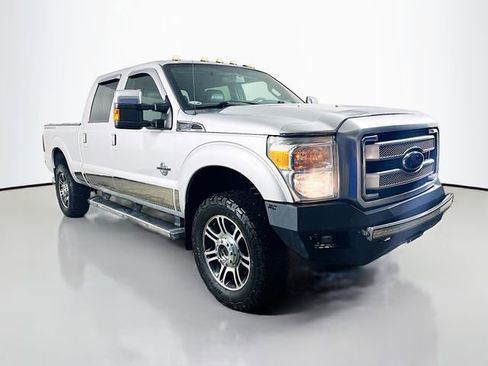 Used 2014 Ford F250 Platinum w/ Platinum Package image 2