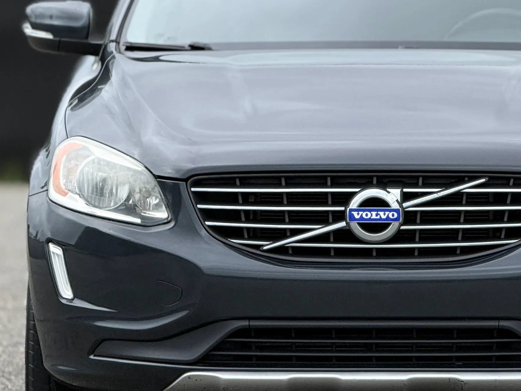 Used 2015 Volvo XC60 T5 w/ Proximity Package AWD/4WD image 11