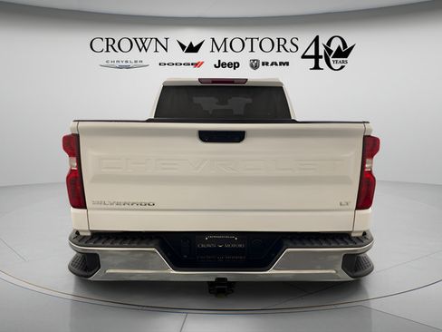 Used 2022 Chevrolet Silverado 1500 LT AWD/4WD image 5