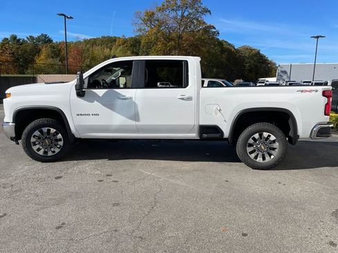 New 2026 Chevrolet Silverado 3500 LT image 5