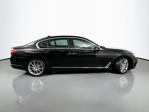 Used 2016 BMW 750i xDrive image 8