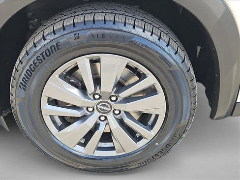 Used 2024 Nissan Pathfinder SV FWD image 29