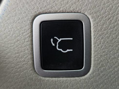 Used 2019 Chrysler Pacifica Touring-L FWD image 33