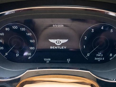 Used 2021 Bentley Bentayga AWD/4WD image 99